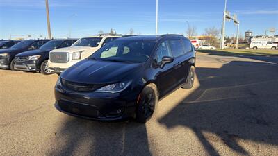 2020 Chrysler Pacifica Launch Edition  ONE OWNER - Photo 3 - Edmonton, AB T5S 1P8