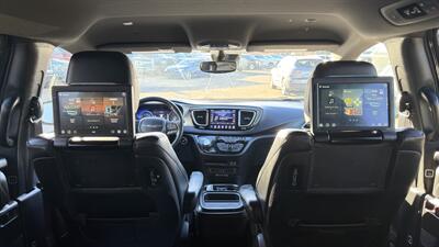 2020 Chrysler Pacifica Launch Edition  ONE OWNER - Photo 11 - Edmonton, AB T5S 1P8