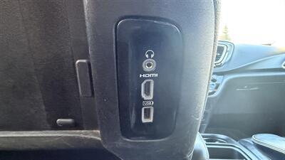 2020 Chrysler Pacifica Launch Edition  ONE OWNER - Photo 12 - Edmonton, AB T5S 1P8