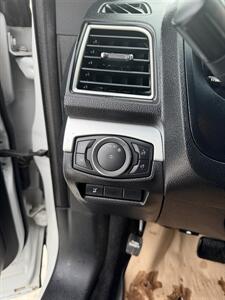 2017 Ford Explorer XLT   - Photo 13 - Edmonton, AB T5L 1A4