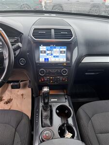 2017 Ford Explorer XLT   - Photo 11 - Edmonton, AB T5L 1A4