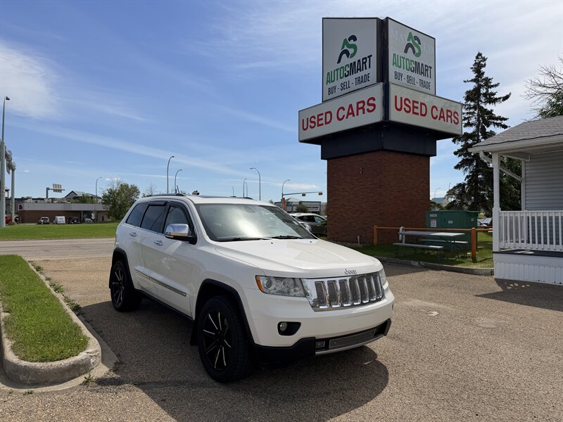 2011 Jeep Grand Cherokee Overland   - Photo 1 - Edmonton, AB T5S 1P8
