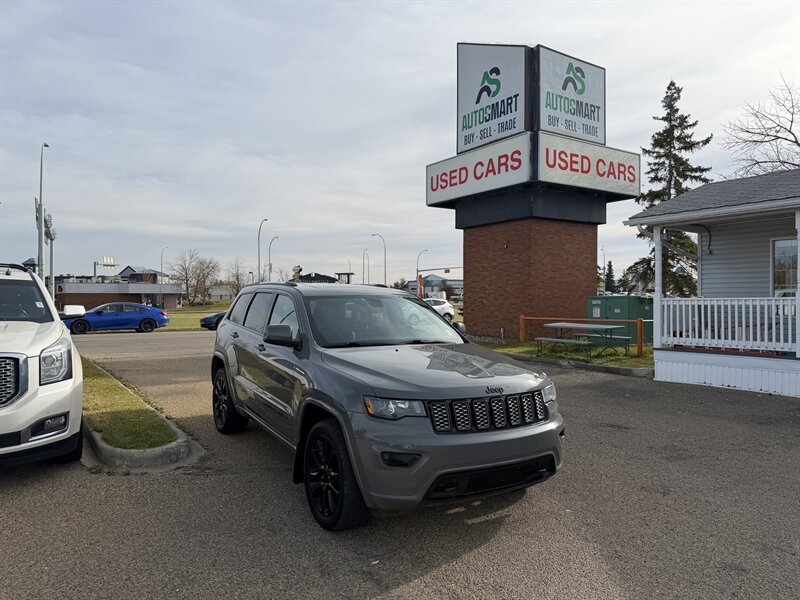 2019 Jeep Grand Cherokee Laredo  ONE OWNER - Photo 1 - Edmonton, AB T5S 1P8