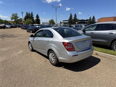 2017 Chevrolet Sonic LT Auto   - Photo 4 - Edmonton, AB T5S 1P8