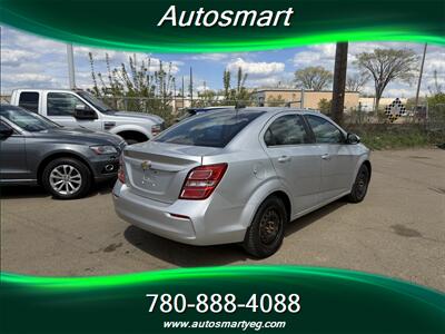 2017 Chevrolet Sonic LT Auto - Photo 6 - Edmonton, AB T5L 1A4