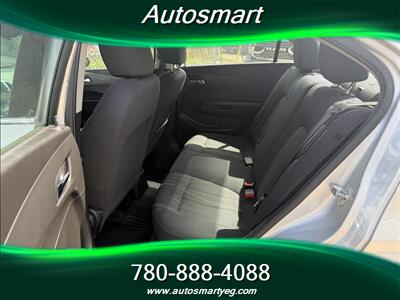 2017 Chevrolet Sonic LT Auto - Photo 8 - Edmonton, AB T5L 1A4