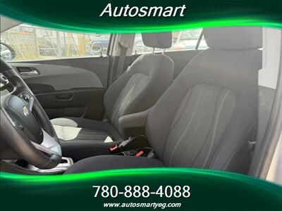 2017 Chevrolet Sonic LT Auto - Photo 10 - Edmonton, AB T5L 1A4