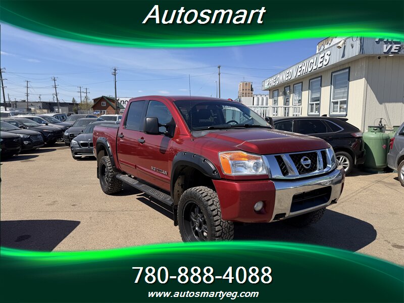 2013 Nissan Titan SV  