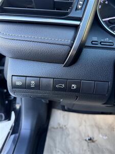 2018 Toyota Camry SE   - Photo 14 - Edmonton, AB T5L 1A4