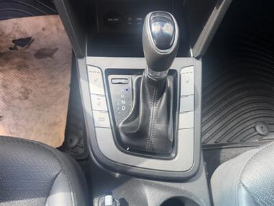 2020 Hyundai ELANTRA Luxury   - Photo 12 - Edmonton, AB T5S 1P8