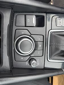 2017 Mazda Mazda3 Touring   - Photo 11 - Edmonton, AB T5S 1P8