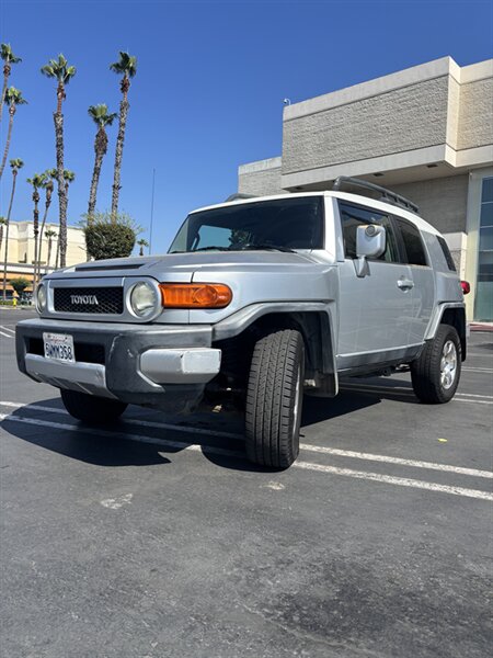 2007 Toyota FJ Cruiser 4dr SUV  