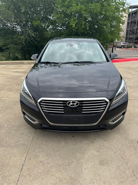 2017 Hyundai SONATA Hybrid Limited 4dr Sedan  