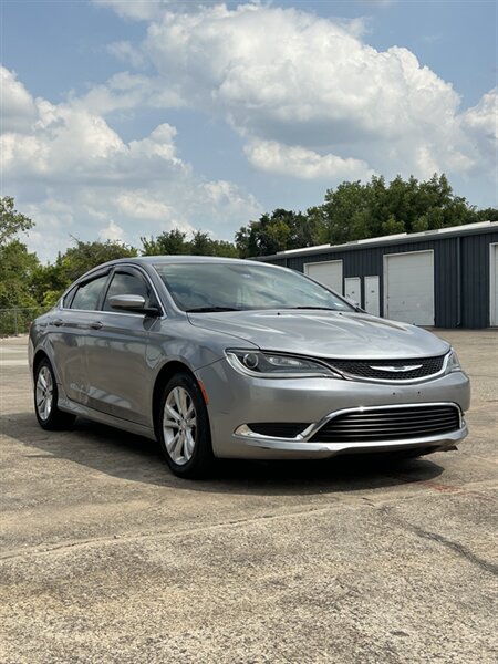 2016 Chrysler 200 Limited - Photo 1 - Trimble, MO 64492