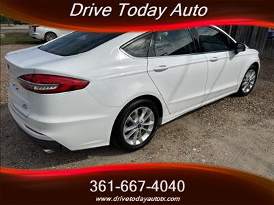 2019 Ford Fusion SE   - Photo 5 - El Campo, TX 77437