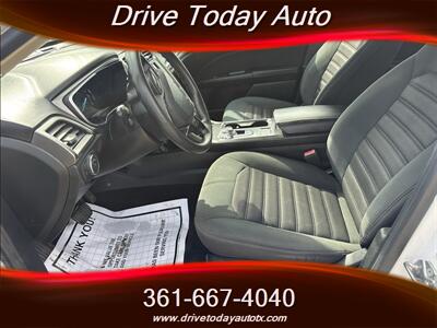 2019 Ford Fusion SE   - Photo 7 - El Campo, TX 77437