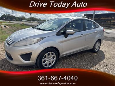 2011 Ford Fiesta SE - Photo 2 - El Campo, TX 77437