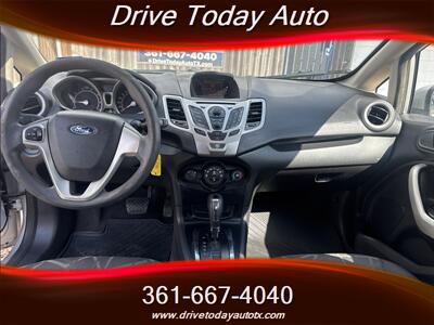 2011 Ford Fiesta SE - Photo 9 - El Campo, TX 77437