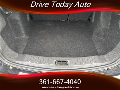 2015 Ford Fiesta S - Photo 10 - El Campo, TX 77437
