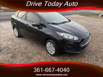 2015 Ford Fiesta S - Photo 5 - El Campo, TX 77437