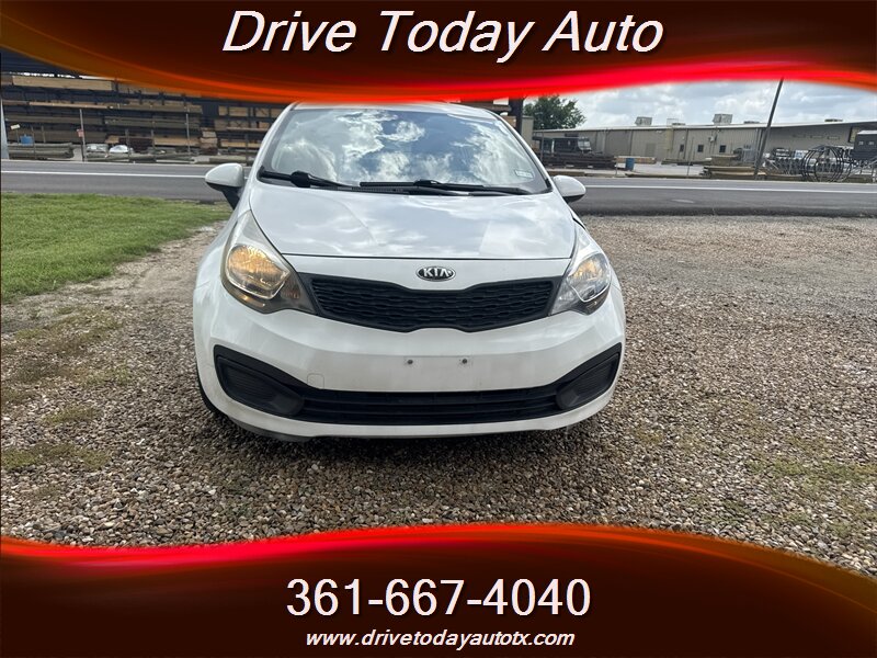 2015 Kia Rio LX   - Photo 1 - El Campo, TX 77437