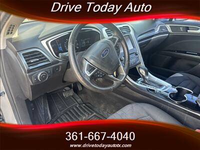 2016 Ford Fusion SE - Photo 5 - El Campo, TX 77437