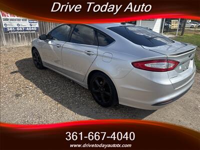 2016 Ford Fusion SE - Photo 3 - El Campo, TX 77437