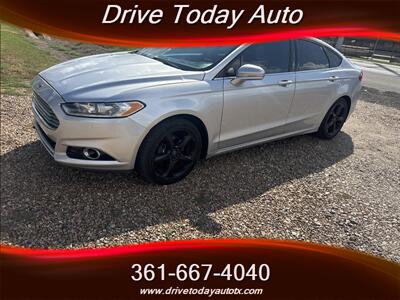 2016 Ford Fusion SE - Photo 2 - El Campo, TX 77437