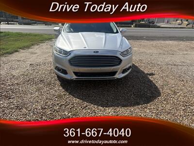 2016 Ford Fusion SE - Photo 1 - El Campo, TX 77437