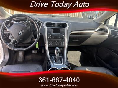 2014 Ford Fusion SE - Photo 9 - El Campo, TX 77437