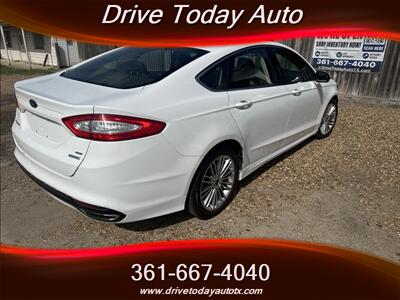 2014 Ford Fusion SE - Photo 5 - El Campo, TX 77437