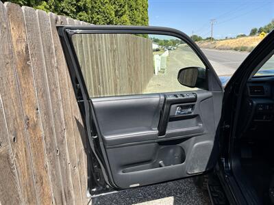 2022 Toyota 4Runner TRD Off-Road - Photo 9 - West Richland, WA 99353