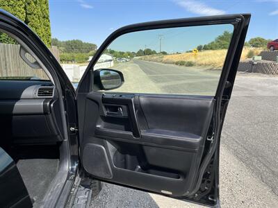 2022 Toyota 4Runner TRD Off-Road - Photo 17 - West Richland, WA 99353