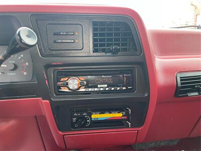 1992 Ford Explorer XLT 4dr XLT   - Photo 16 - West Richland, WA 99353