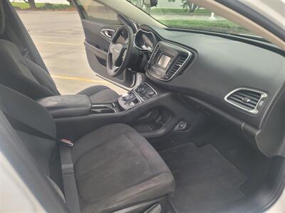 2015 Chrysler 200 Limited - Photo 15 - West Richland, WA 99353