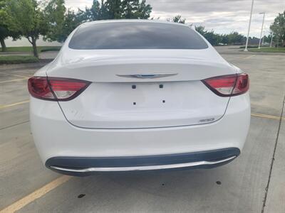 2015 Chrysler 200 Limited - Photo 4 - West Richland, WA 99353