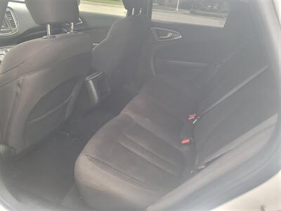 2015 Chrysler 200 Limited - Photo 11 - West Richland, WA 99353