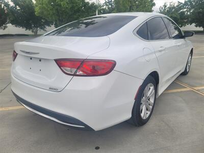 2015 Chrysler 200 Limited - Photo 5 - West Richland, WA 99353