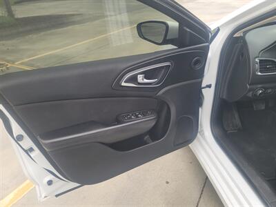 2015 Chrysler 200 Limited - Photo 16 - West Richland, WA 99353