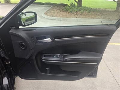 2018 Chrysler 300 Series S - Photo 24 - West Richland, WA 99353