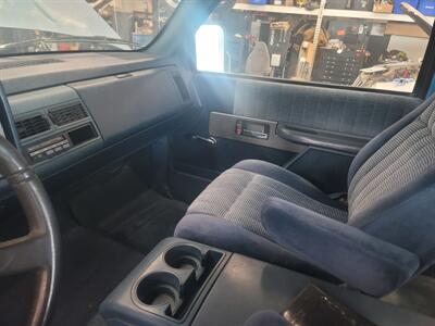 1994 Chevrolet C2500 Silverado   - Photo 6 - West Richland, WA 99353