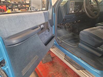 1994 Chevrolet C2500 Silverado   - Photo 8 - West Richland, WA 99353