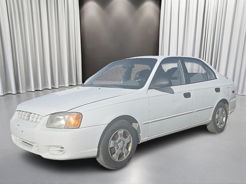 2002 Hyundai Accent GL's photo