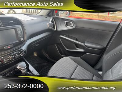 2021 Kia Soul LX   - Photo 12 - Kent, WA 98032