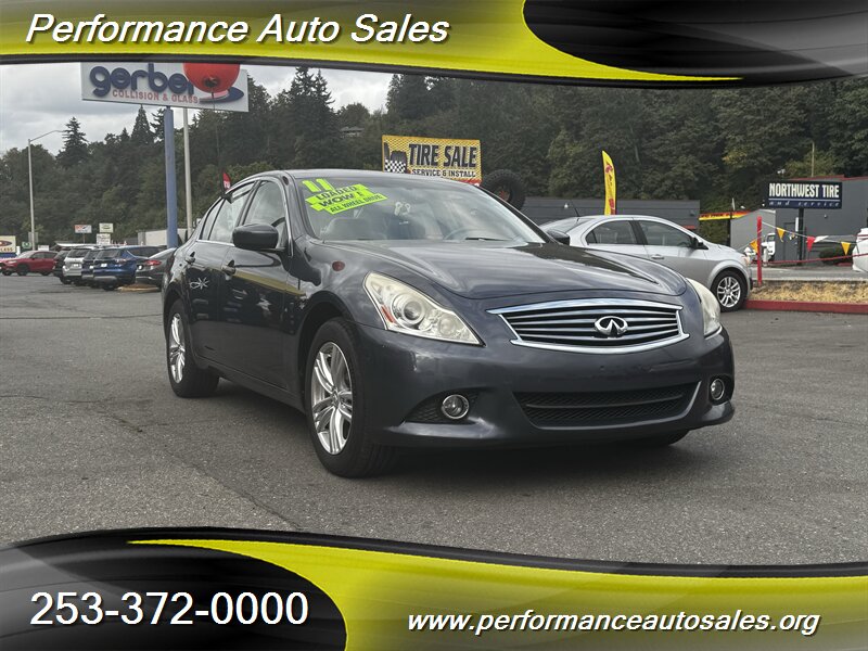 2011 INFINITI G37 x  