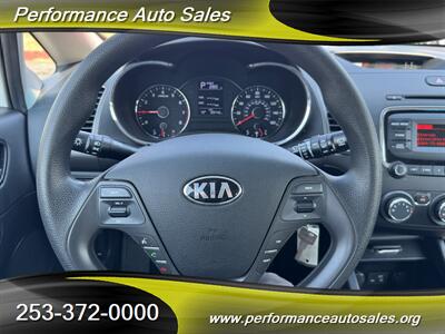2017 Kia Forte LX 5 - Photo 10 - Kent, WA 98032