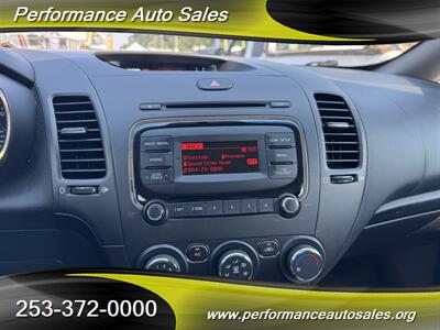 2017 Kia Forte LX 5 - Photo 12 - Kent, WA 98032