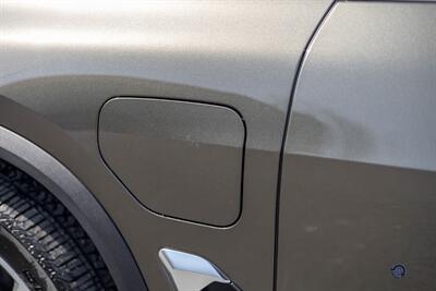 2025 BMW X5 xDrive50e - Photo 8 - Wyomissing, PA 19610