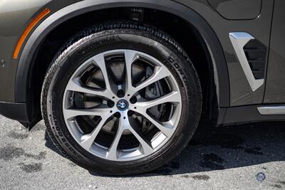 2025 BMW X5 xDrive50e - Photo 7 - Wyomissing, PA 19610
