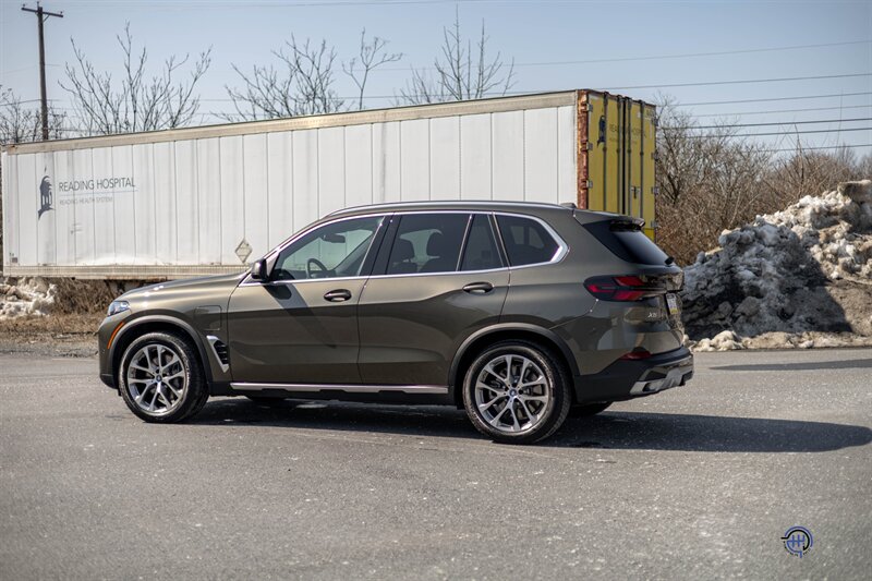 2025 BMW X5 xDrive50e   - Photo 5 - Wyomissing, PA 19610